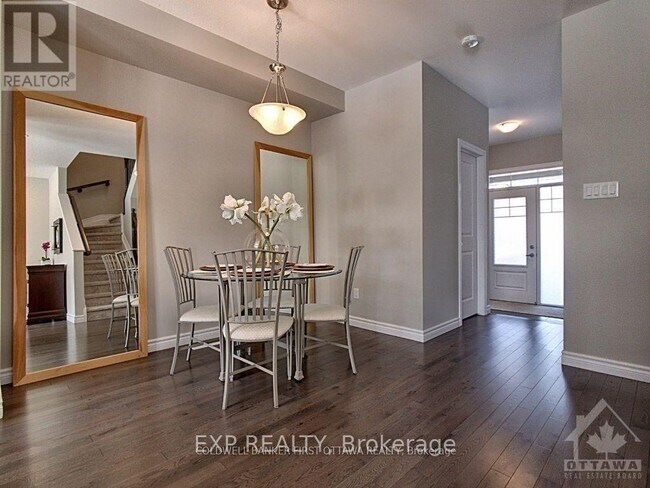 Building Photo - 616 Geranium Walk