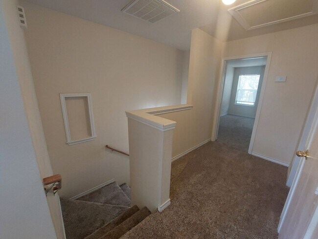 Foto del edificio - The Gardens at The Summit~Three Bedroom To...