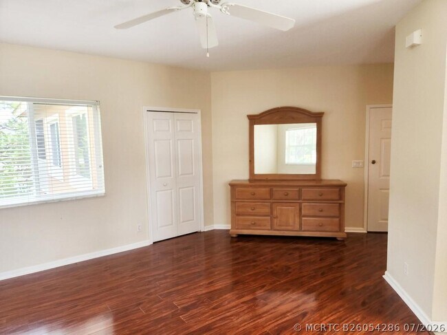 Foto del edificio - 8330 Mulligan Cir