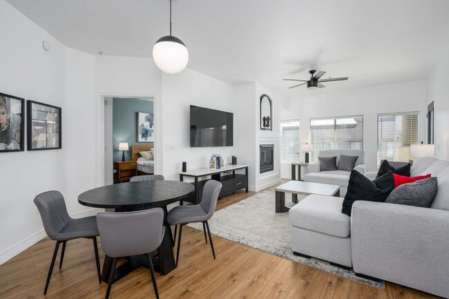 Building Photo - 5450 E Deer Valley Dr