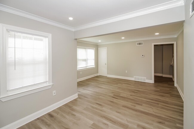 Foto del edificio - 4600 N Renshaw Dr