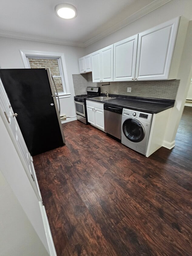 Primary Photo - 2125 W Giddings St