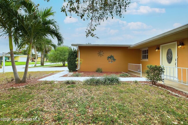 Building Photo - 1202 Yacht Club Blvd