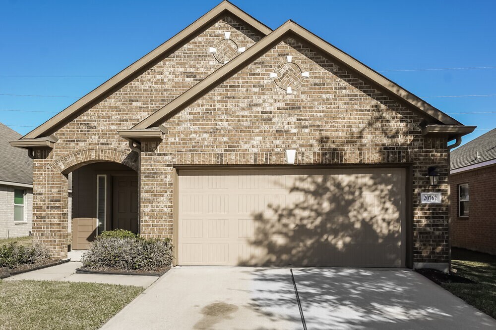 Primary Photo - 20762 Rainmead Dr