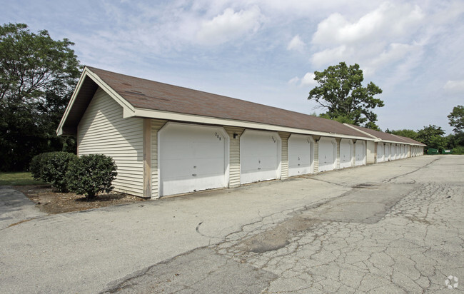 Garaje - Oak Terrace Apartments