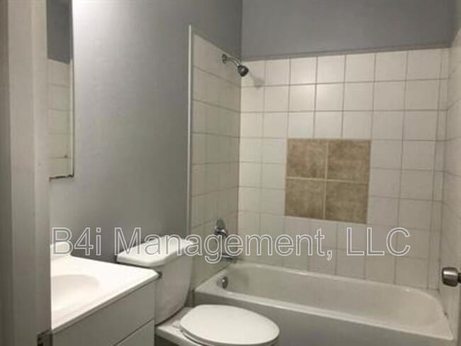 Building Photo - 742 Randall St SW