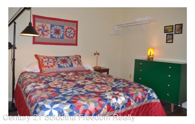 Building Photo - 2 br, 2 bath Apartment - 807 Auk Street