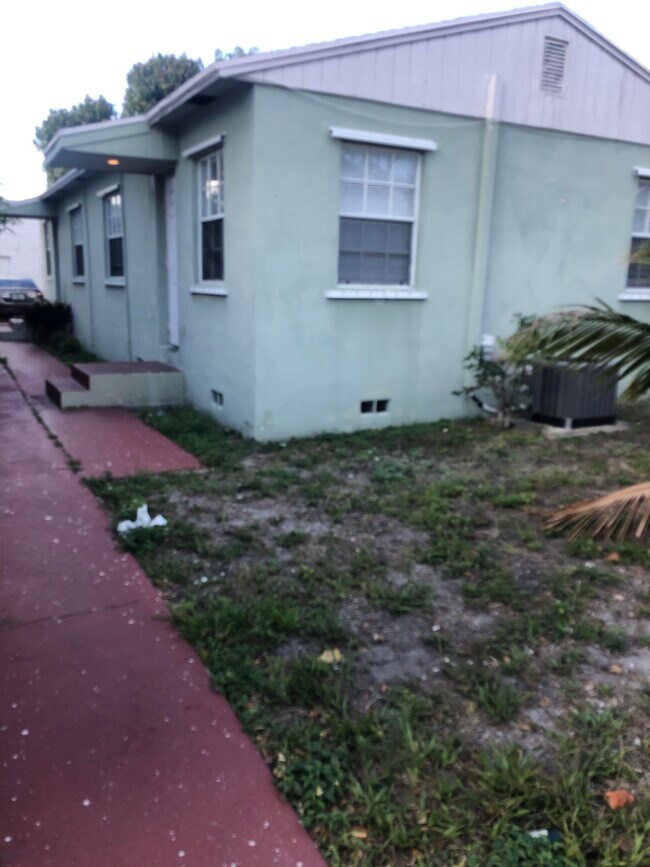 Foto del edificio - 1307 Lucerne Ave