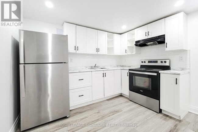 Building Photo - 265 W 19th St