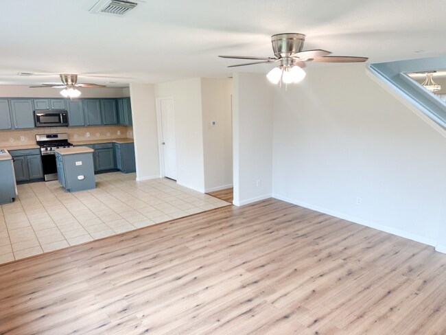 Foto del edificio - 4027 Falvel Cove Dr