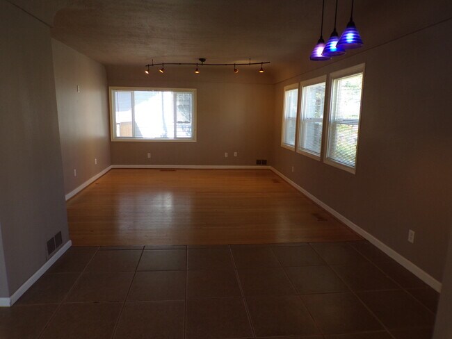 Foto del edificio - 424 SW Pendleton St