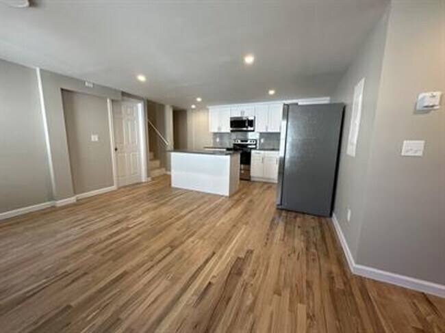 Foto del edificio - 463 E Main St