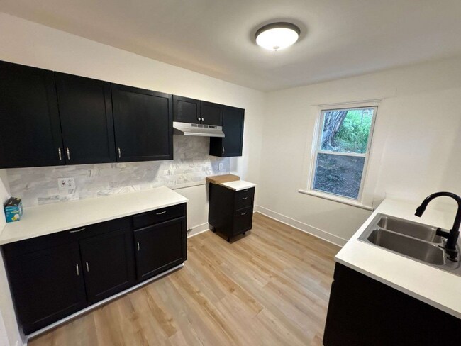 Foto del edificio - 2319 Patterson Ave