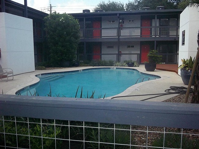 Foto del edificio - 1501 Hyde Park Blvd