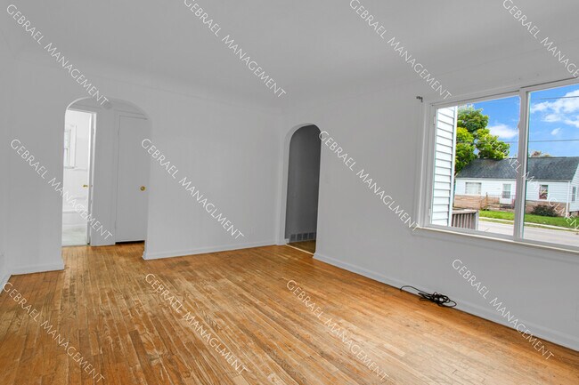 Building Photo - 1130 W Atherton Rd