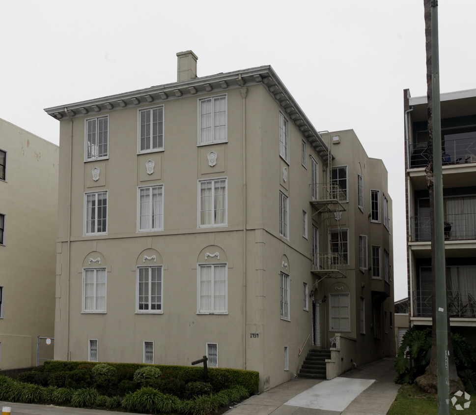 Primary Photo - 1434 Lakeshore Ave