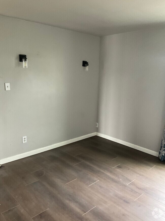 Watts Apartments for Rent with Hardwood Floors Los Angeles, CA 1 Rentals