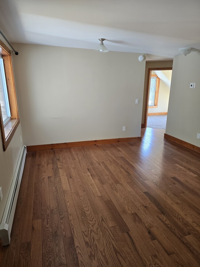 Living - 19 Marshall Valley Rd
