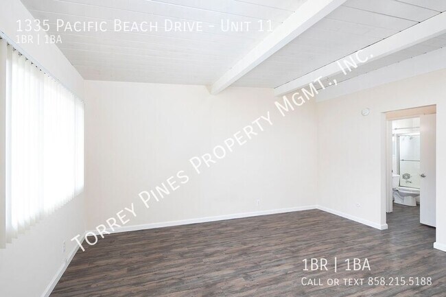 Building Photo - *2 WEEKS FREE!* Studio Less Than a Block f...