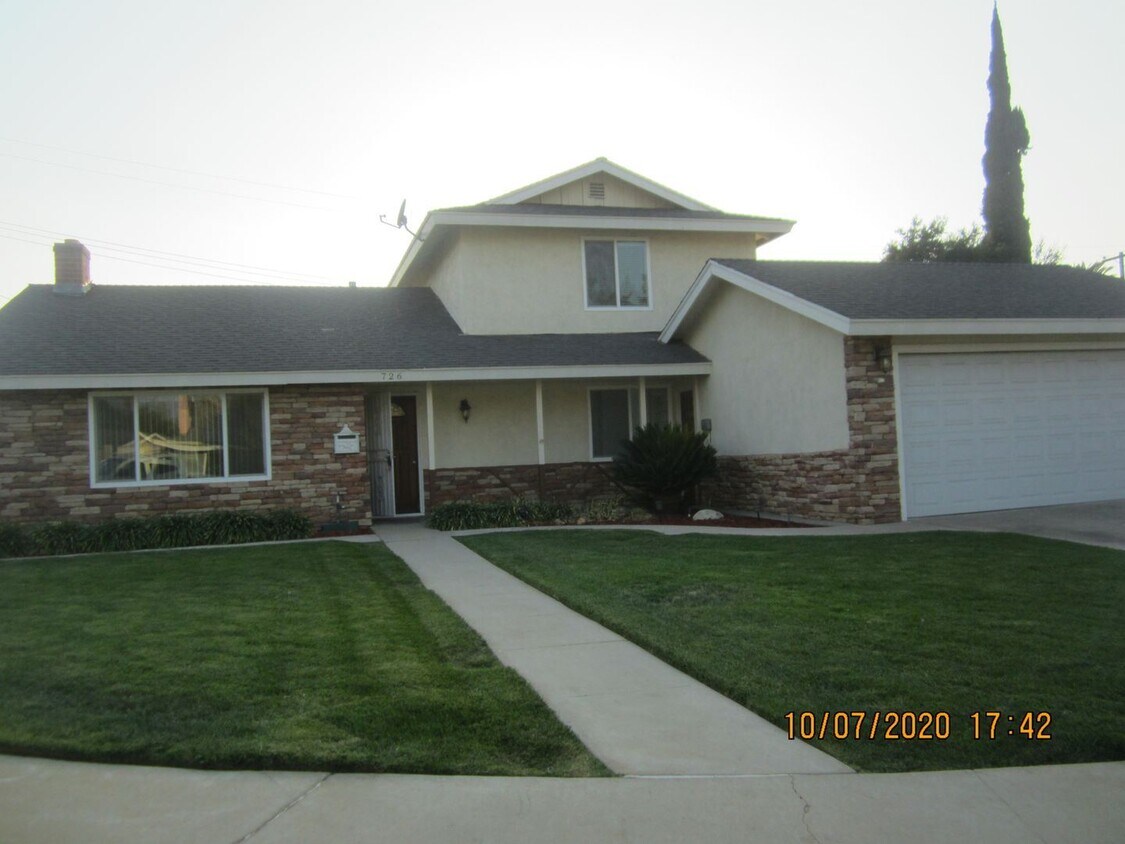 Primary Photo - 3 br, 2.5 bath House - 726 SHERWOOD ST.