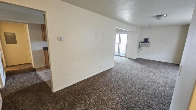 Building Photo - 4642 S 1900 W