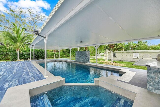 Foto del edificio - 7830 SW 120th St