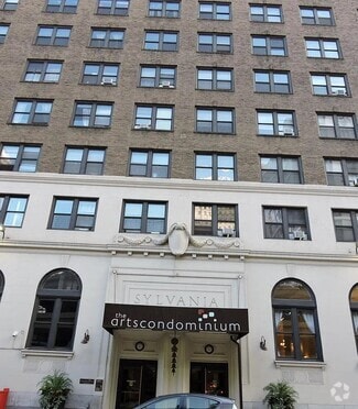 Building Photo - 1324 Locust St