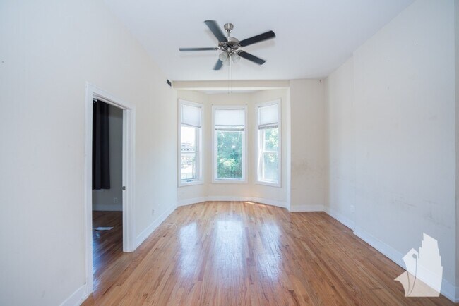 Foto del edificio - 3356 N Sheffield Ave