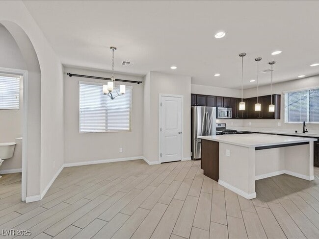 Building Photo - 719 Orchard Course Dr