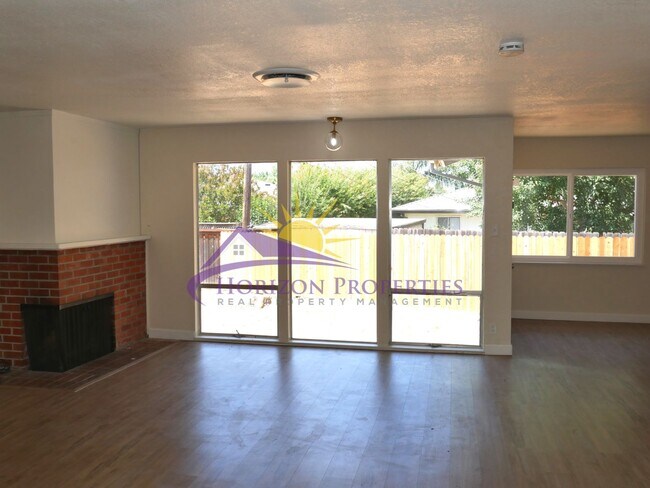 Foto del edificio - Bright 3 Bed 2.5 Bath 1,378 sqft Arden Home