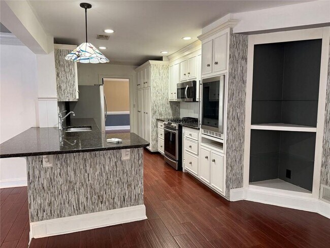 Foto del edificio - 4225 Friar Tuck Ln