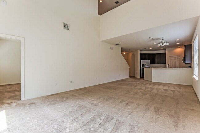 Foto del edificio - 8309 Deerland Bluff Ln