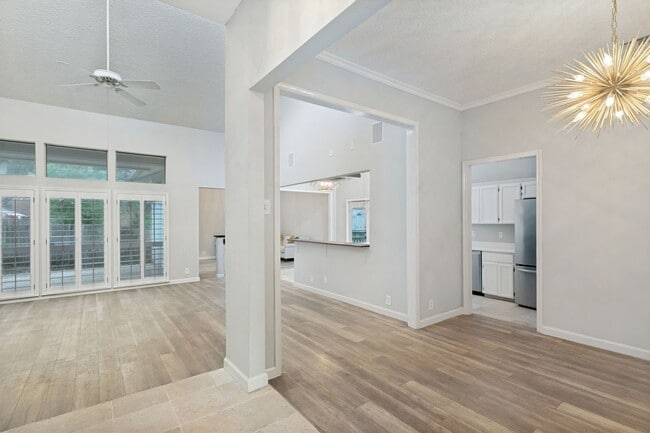 Foto del edificio - RENOVATED 3-BEDROOM HOME IN BRAUN STATION