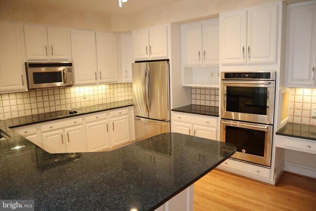 Foto del edificio - 9708 Whitley Park Pl