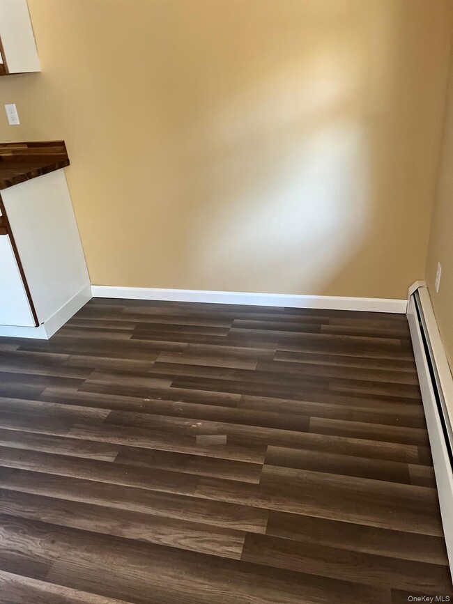 Building Photo - 1403 Barclay Manor