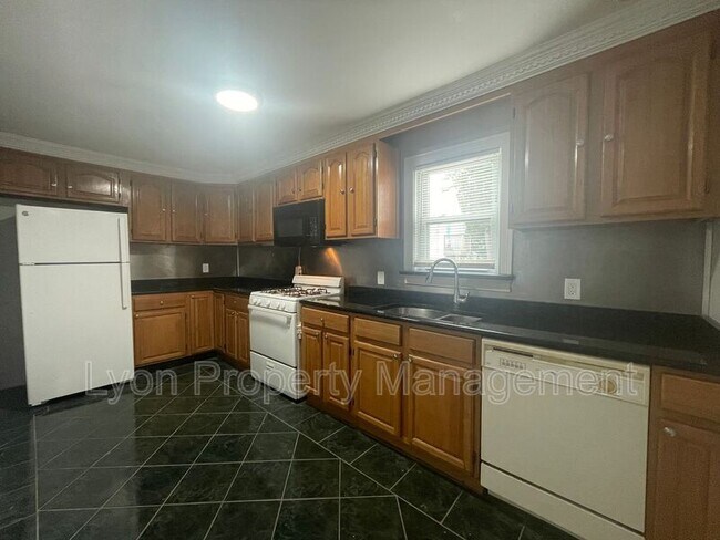 Foto del edificio - 11 Prospect Hill Ave