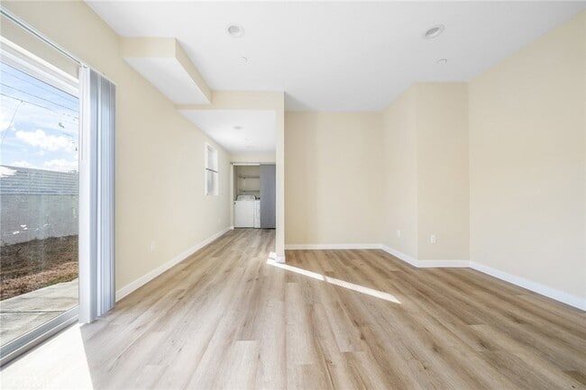 Foto del edificio - 1002 E 33rd St