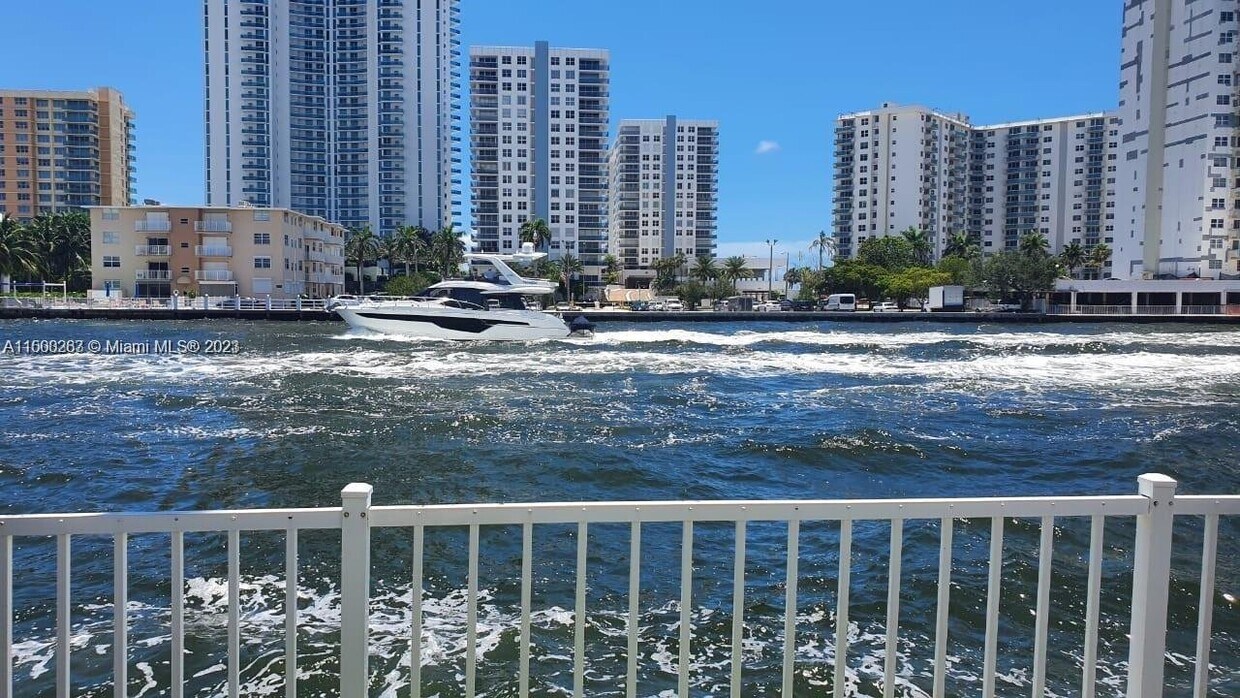 1000 Parkview Dr, Hallandale Beach, FL 33009 Condo for Rent in