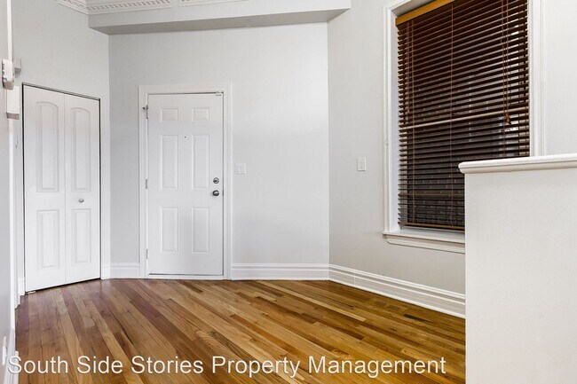 Building Photo - 4852 S Prairie Ave