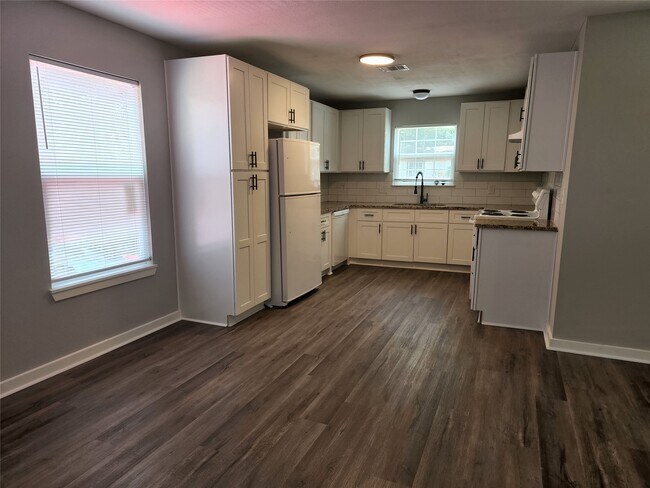 Foto del edificio - 1508 Carver Ave