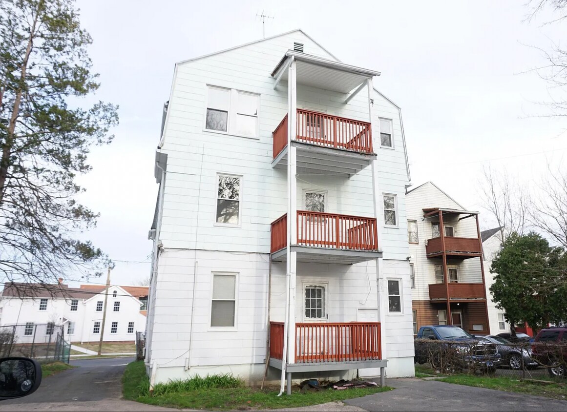 Foto del edificio - 53 Love Ln