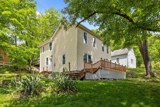 Building Photo - 1019 Sherwood Rd