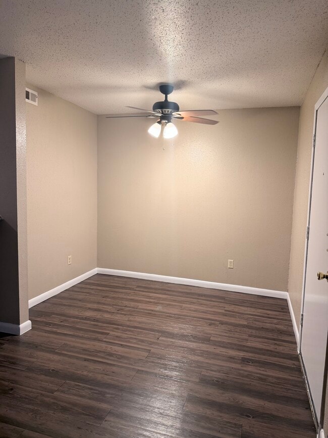 dining room - Peachtree Apartments
