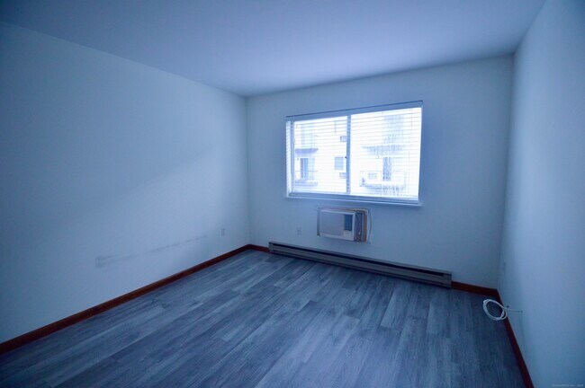 Foto del edificio - 115 Short Beach Rd
