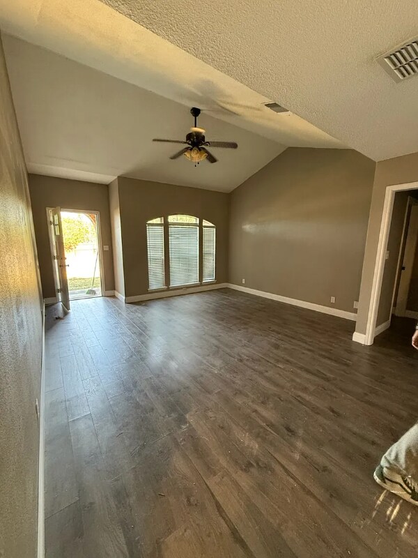 Foto del edificio - 732 Vista Pkwy