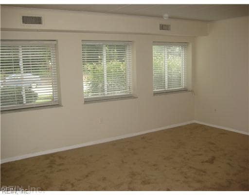 Building Photo - 1005 Woodrow Ave