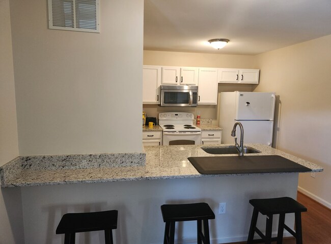 Photo - 1024 Ranch Dr Apartment