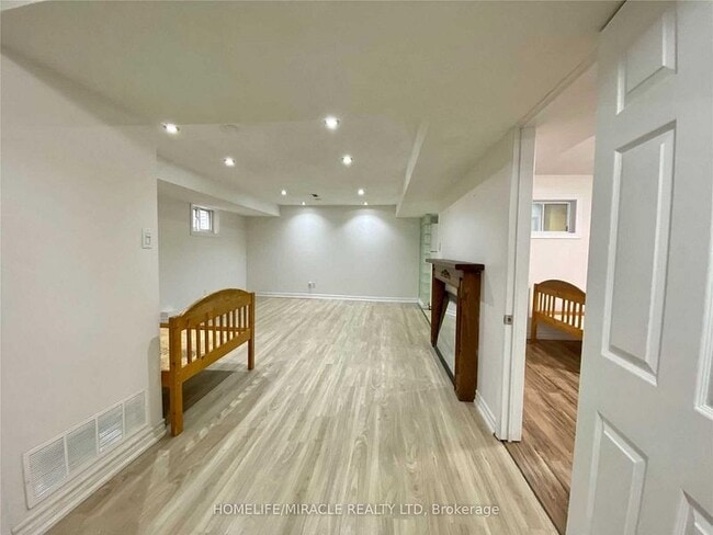 Building Photo - 3081 Nawbrook Rd