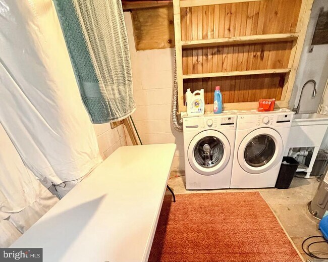 Foto del edificio - 1570 Overlook Dr