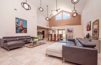 Building Photo - 12941 Bellerive Dr